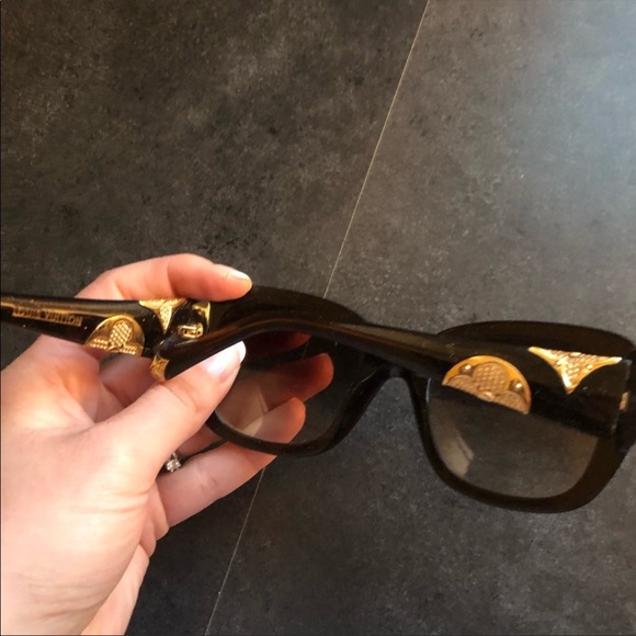 Sunglasses - Picture 1 of 5